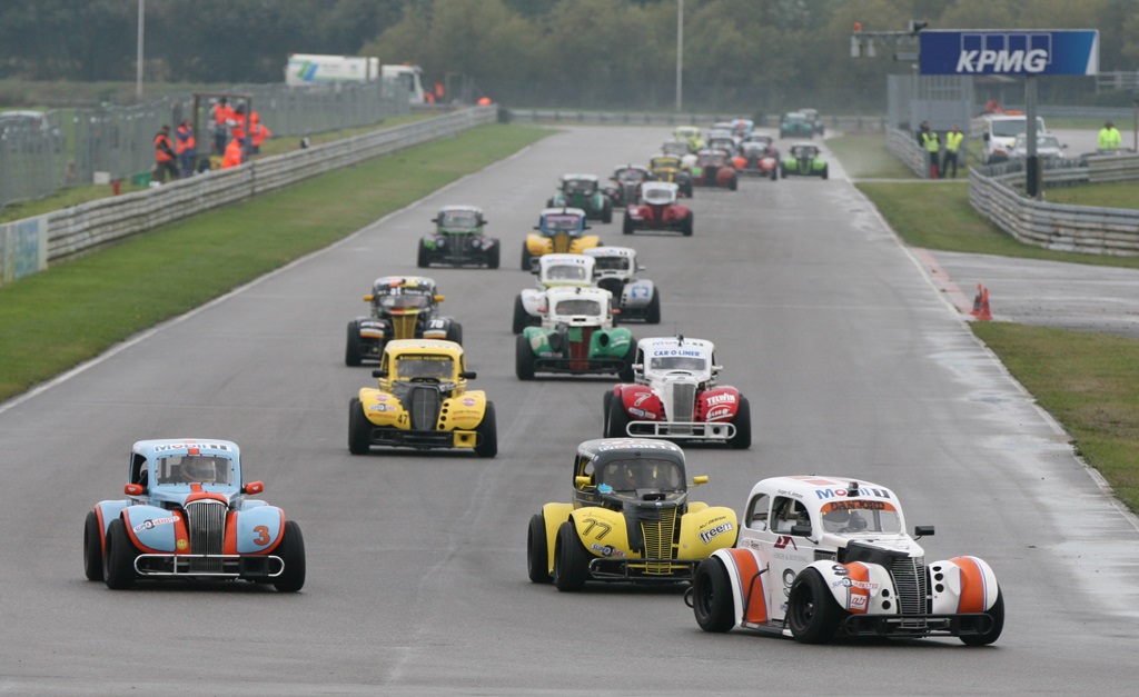 Kasper H. Jensen vinder med sin sidste sejr 2014 mesterskabet.
(Foto: Motorsporten.dk)